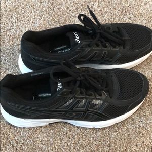 Like NEW Women’s ASICS gel AmpliFoam size 7.5